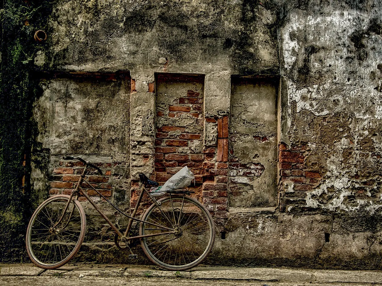 Hoạt động buôn bán, kinh doanh